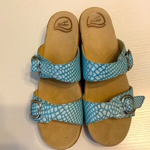 Dansko Sophie Leather Turquoise
Snake Double Buckle Sandals